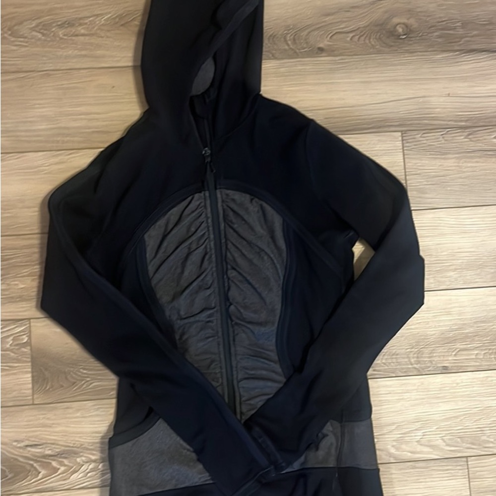 Define jacket hooded